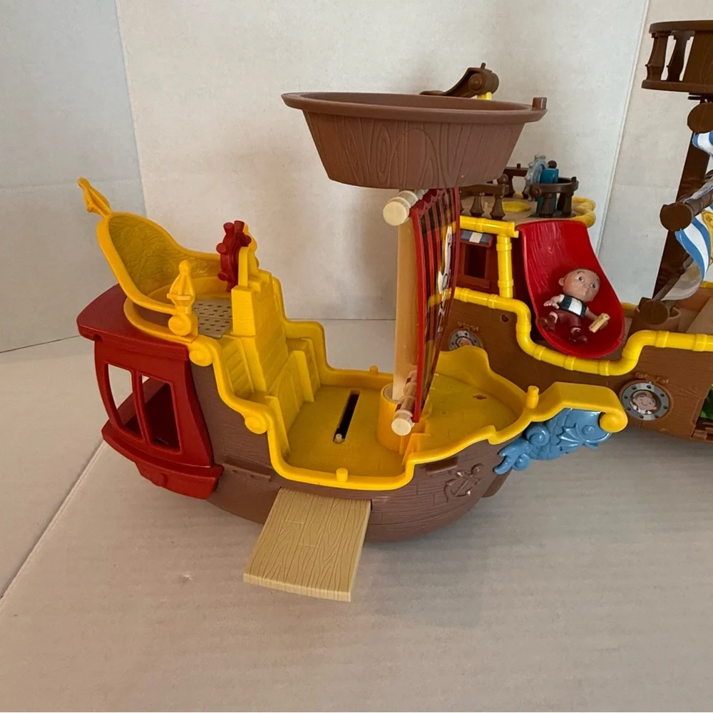 Fisher Price Disney Jake & the Never Land Pirate Ship Bucky & Hook’s Jolly Roger - Picture 13 of 17